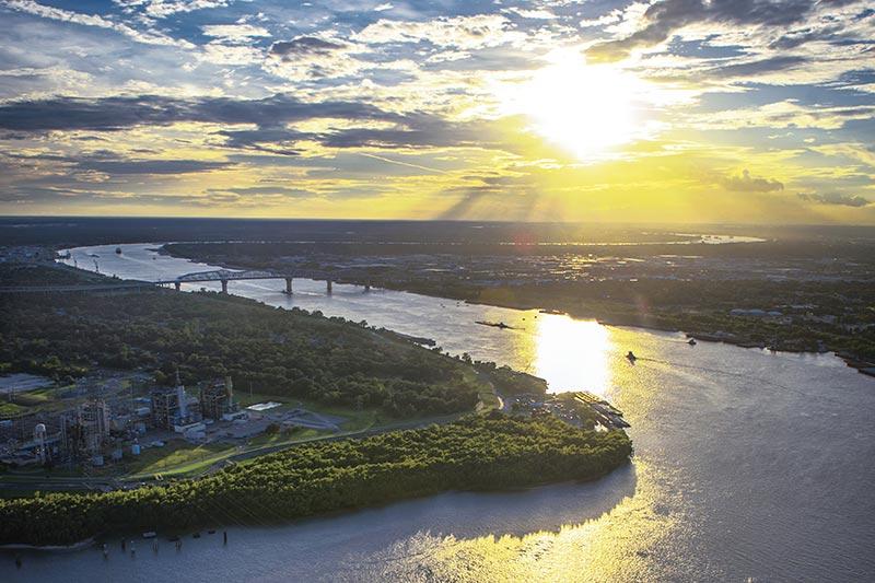 The Mississippi River offers a variety of bowfishing opportunities, from its main channel to the numerous backwaters and bayous