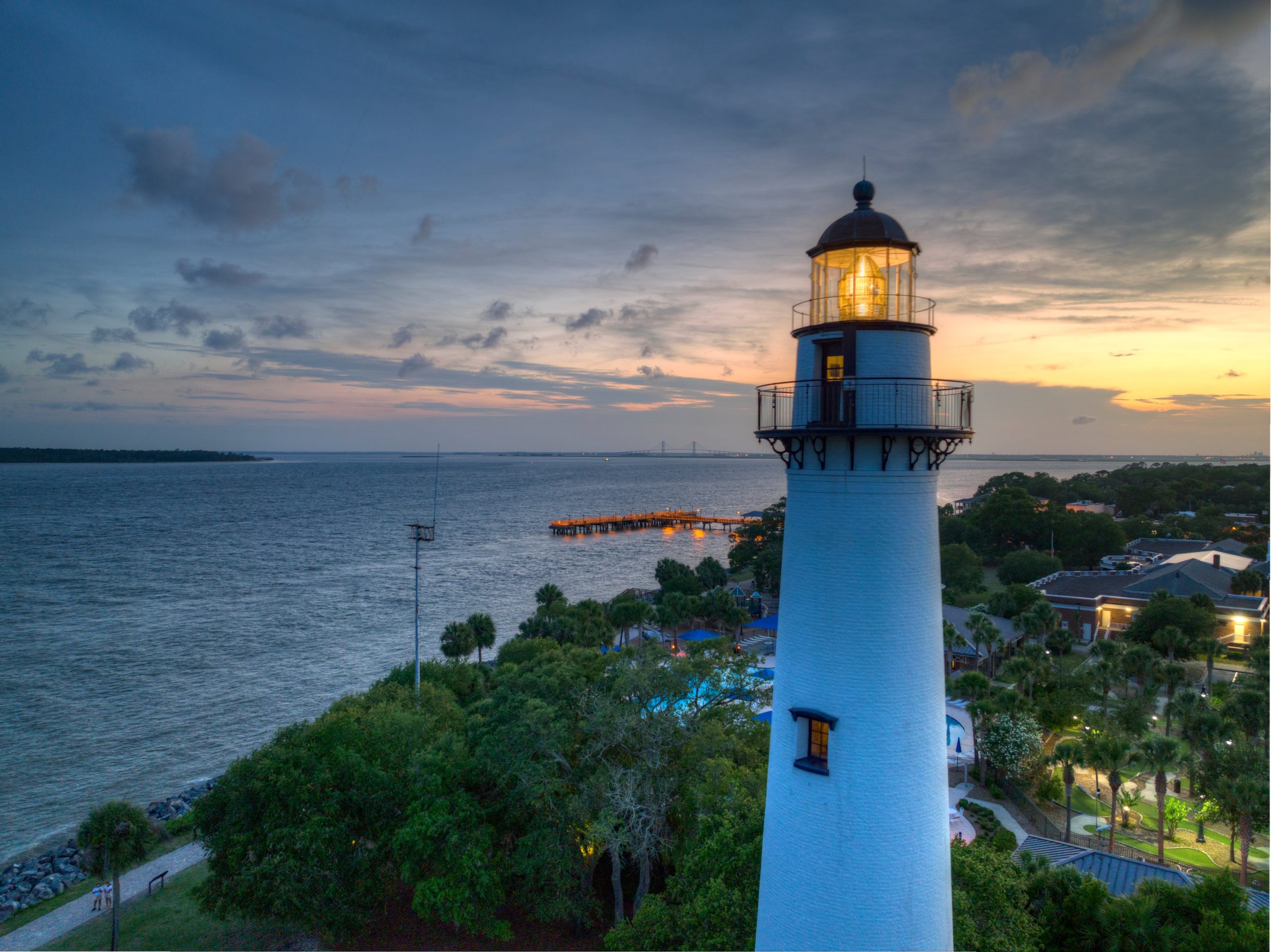 The tidal in St. Simons Island creeks and estuaries are teeming with redfish and trout, while nearshore waters offer opportunities to catch tarpon and sharks