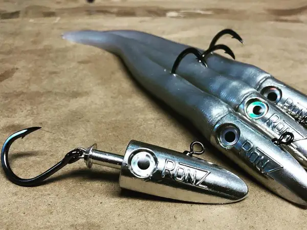 Dry the lures properly to prevent rust and corrosion