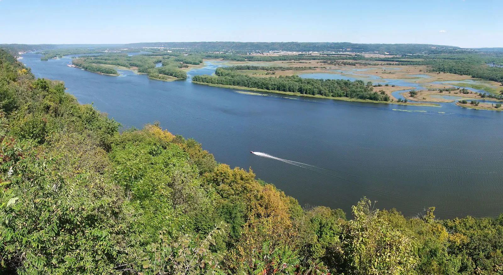 Mississippi River can offer various locations to catch crappie